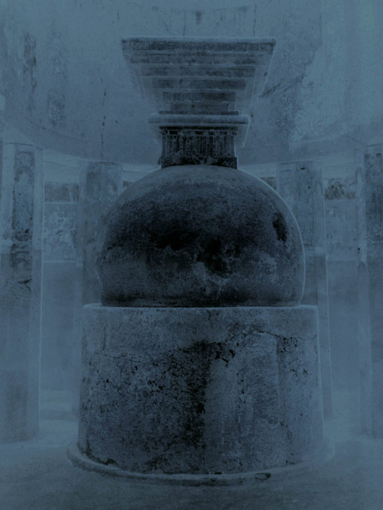Monolithische Skulptur
